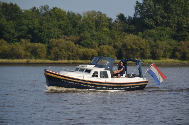 Drachtster Sloep Cabin van De Drait Yachting in Drachten